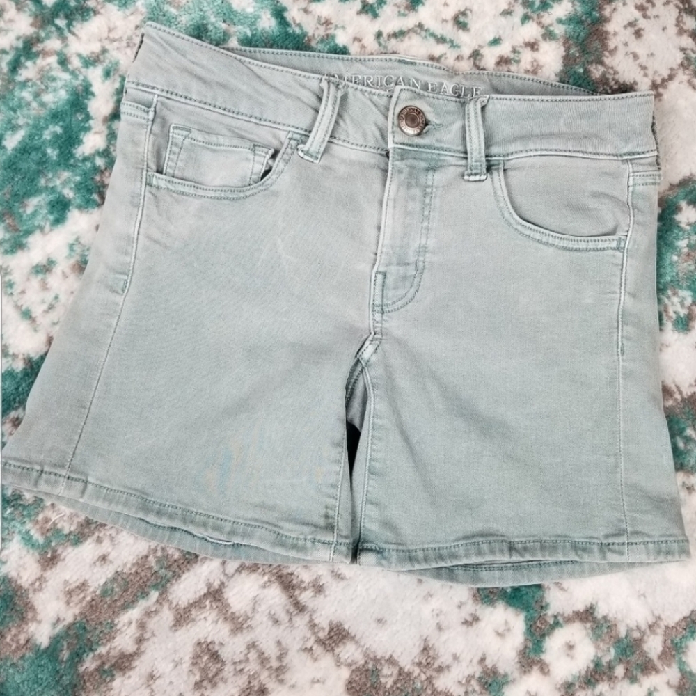 American Eagle| light blue midi shorts size 4 - Picture 1 of 6